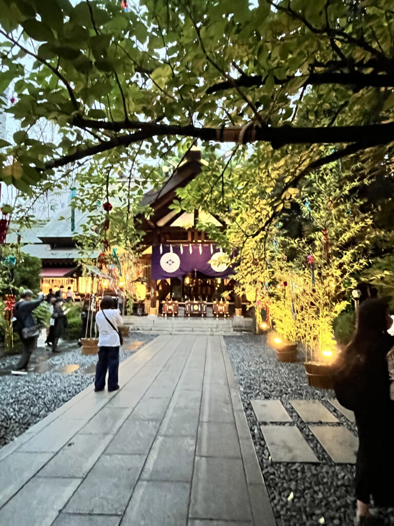 東京大神宮の七夕ライトアップ