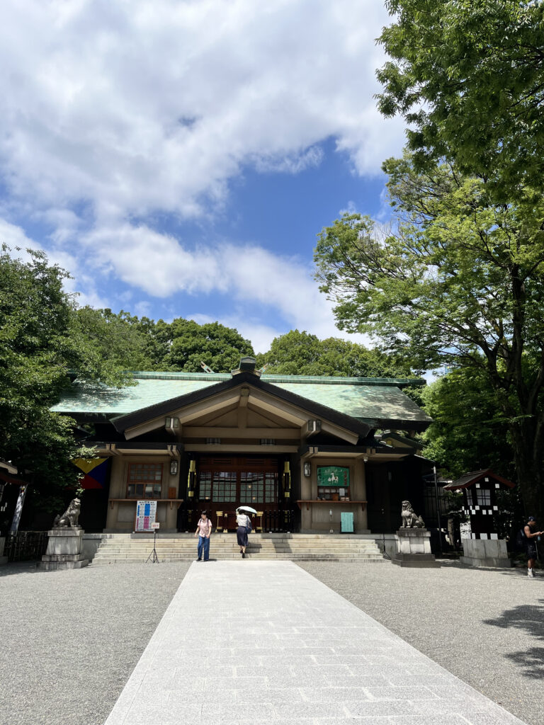 東郷神社　境内